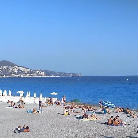 Du Chateau Guest house Nice