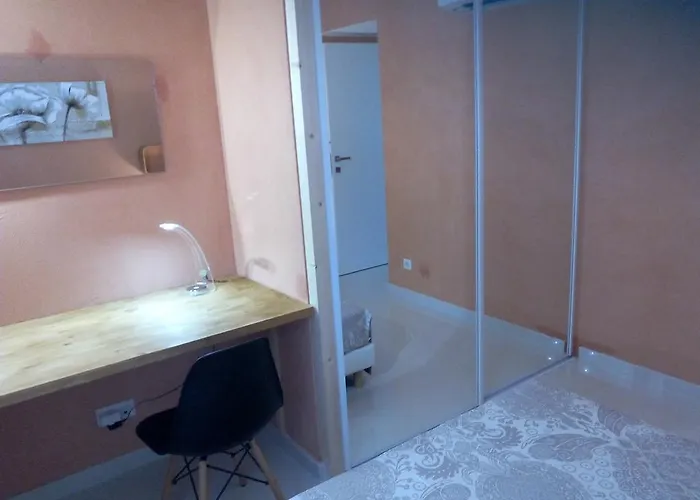 デュ シャトー ゲストハウス 4*